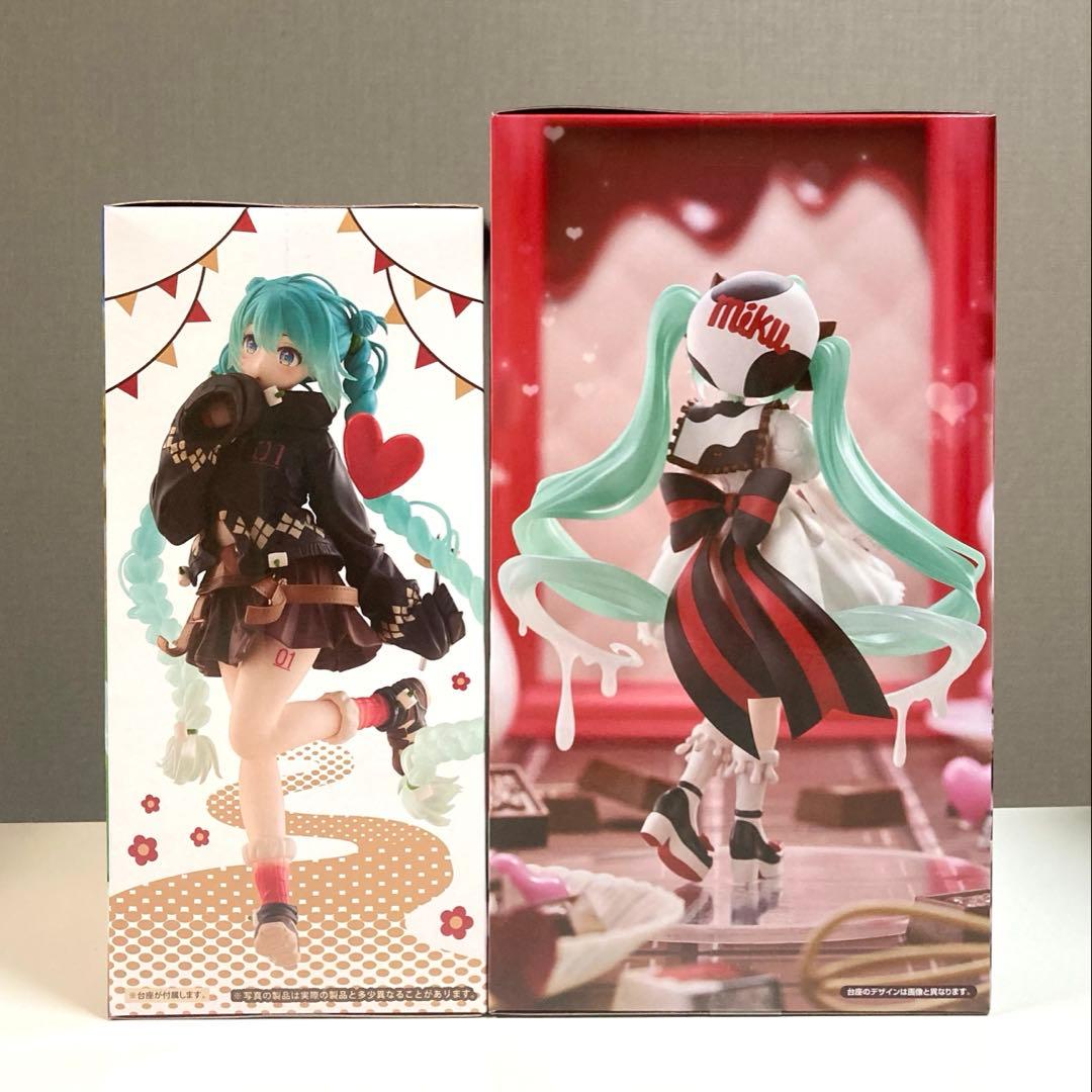 初音ミク Outdoor チロルチョコ フィギュア2体セット - メルカリ