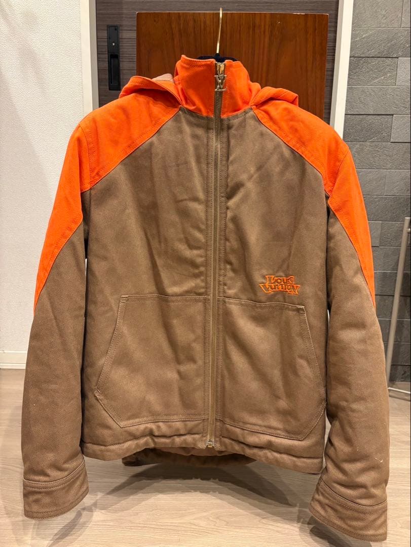 rara911Louis Vuitton フード付きジャケット 定番アイテム ルイヴィトン ジャケット ダミエロゴ 軽量 防風 フード