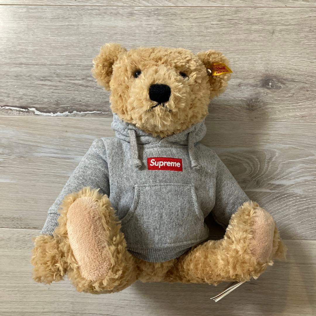 SUPREME (シュプリーム) くま ぬいぐるみ ボックスロゴ - メルカリ