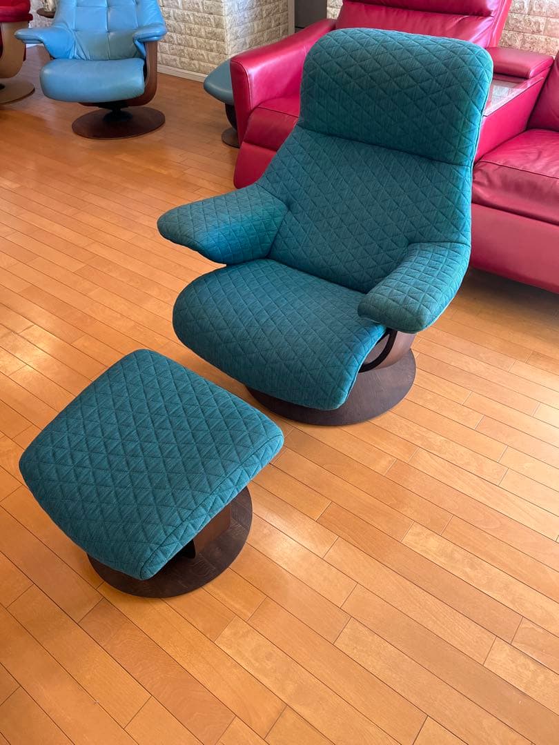 カリモク ザ ファースト オットマン付 直接手渡しのみ 引き取りに