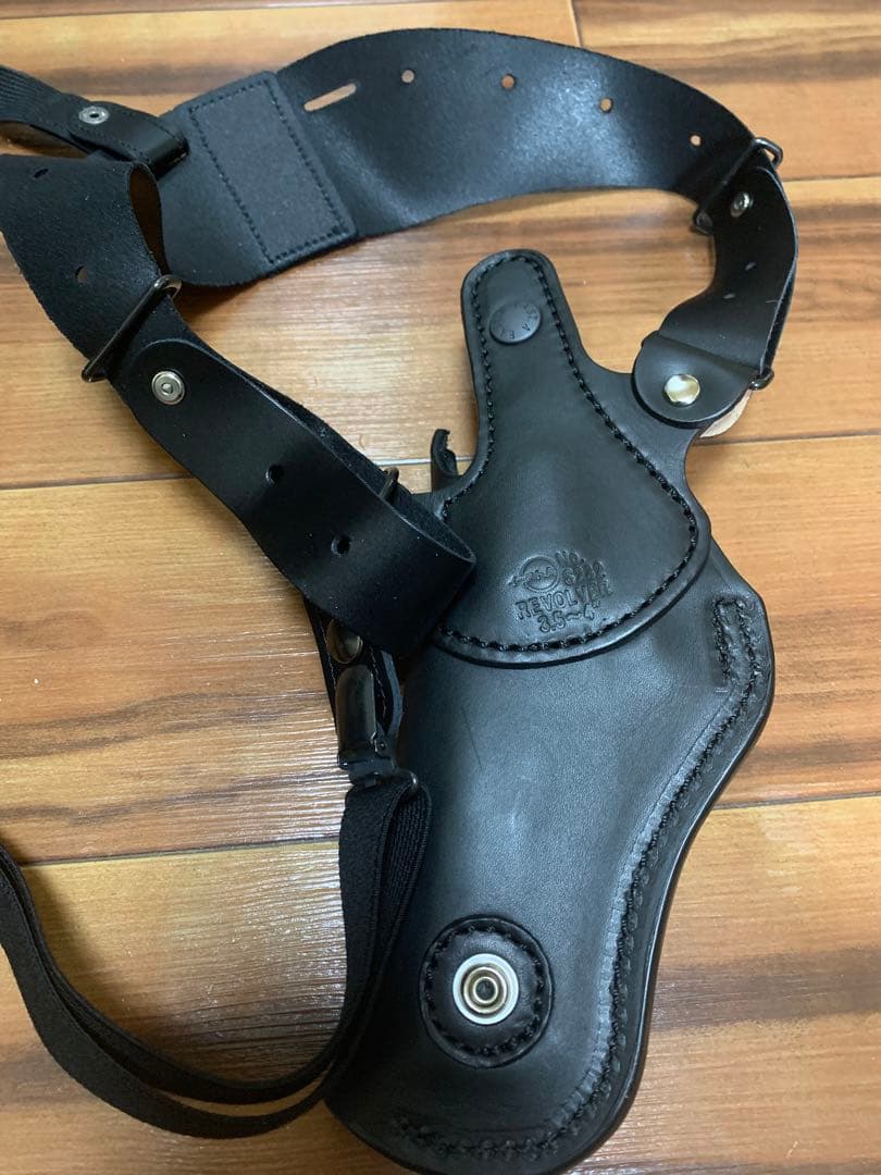 コルトパイソン4インチ等リボルバー用 イーストAショルダーホルスター