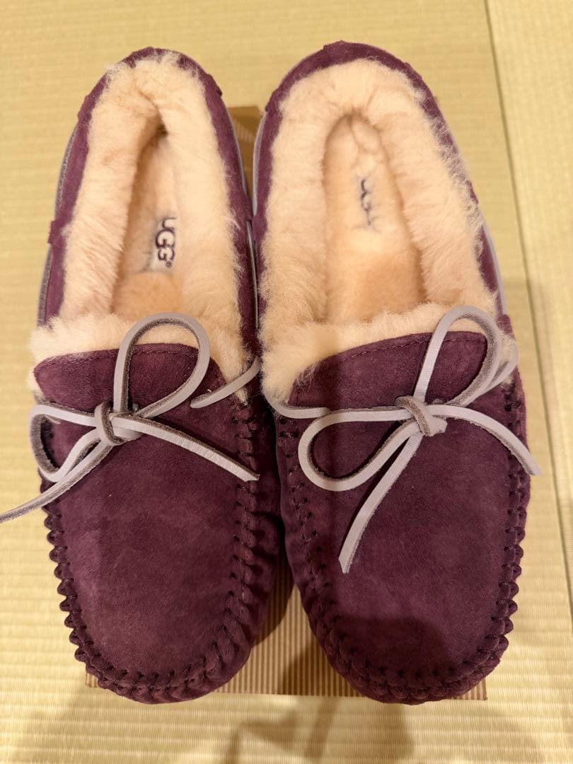 専用になりました。UGG W DAKOTA モカシン 6 パープル 中古・古着通販】UGG (アグ) Dakota(ダコタ) パープル サイズ:JAPAN 24