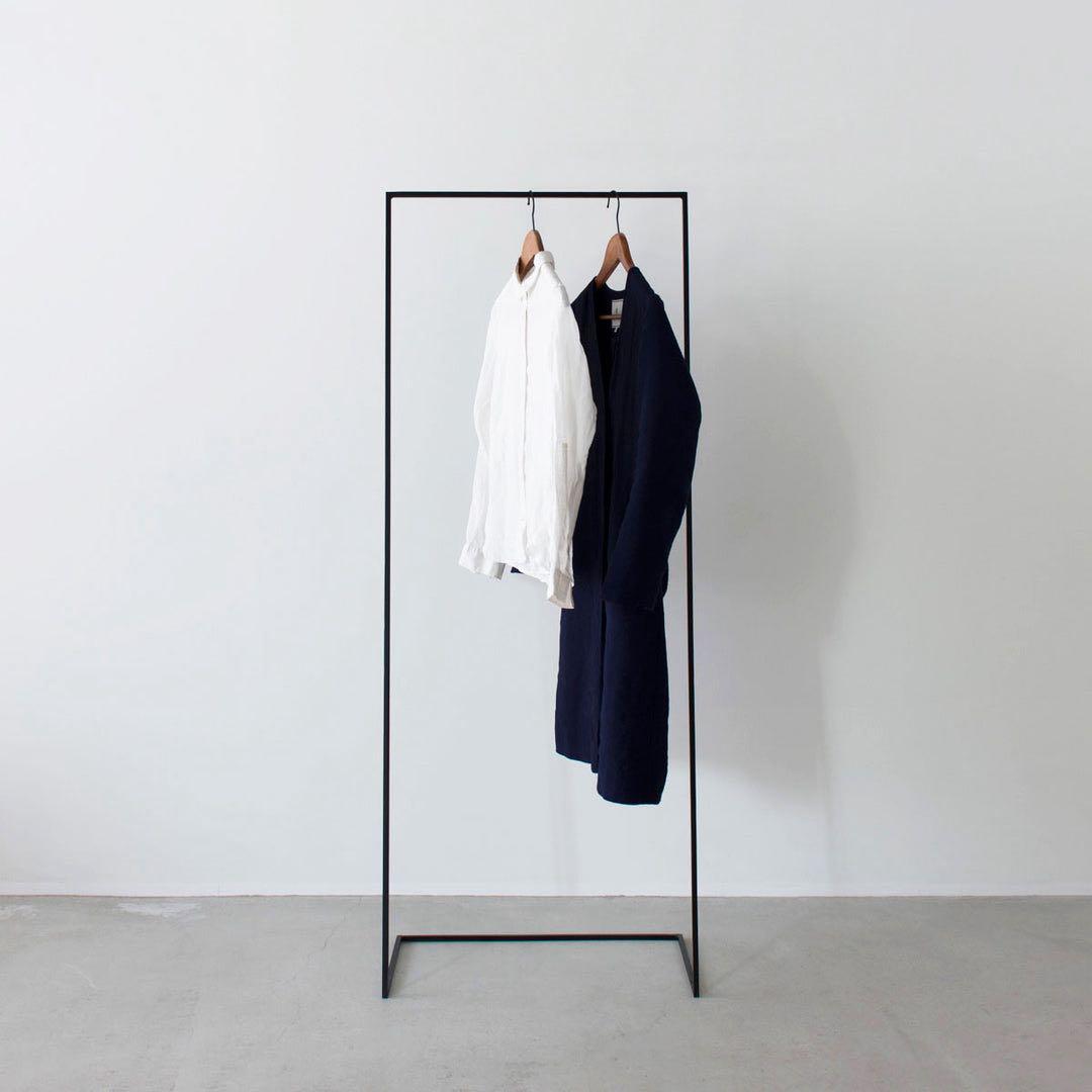 KANADEMONO アイアンハンガーラック　ブラック KANADEMONOが提案する「見せる収納」。アイアンコレクションから、人気