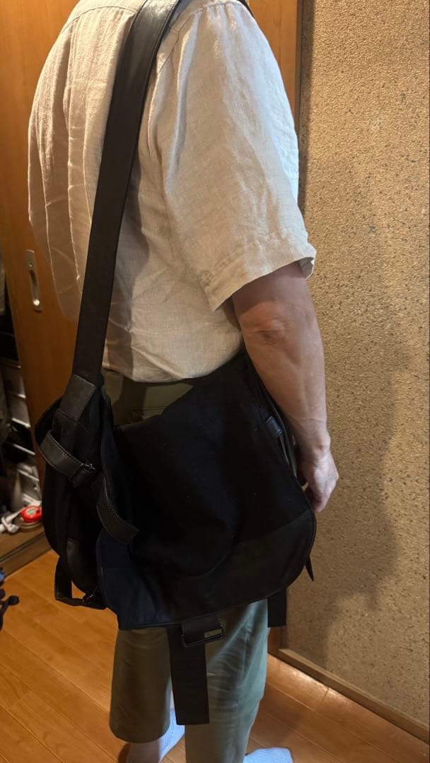 Y's メッセンジャーバッグ pour homme 極美品