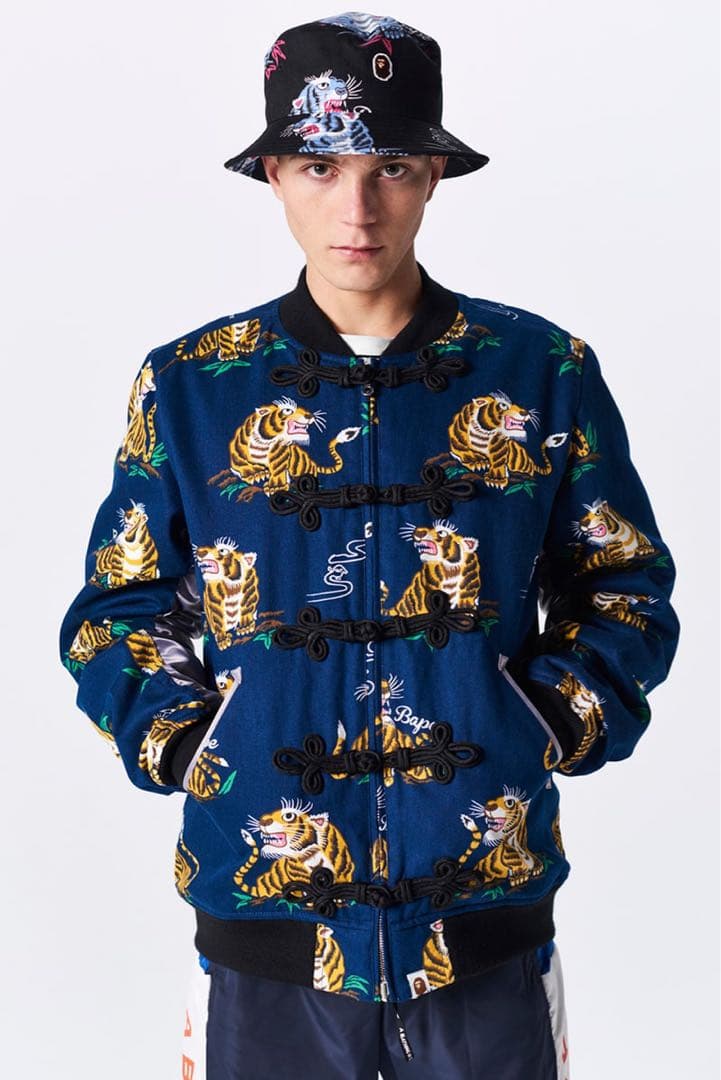 アベイシングエイプ 総柄 虎 チャイナジャケット ブルゾン スタジャン