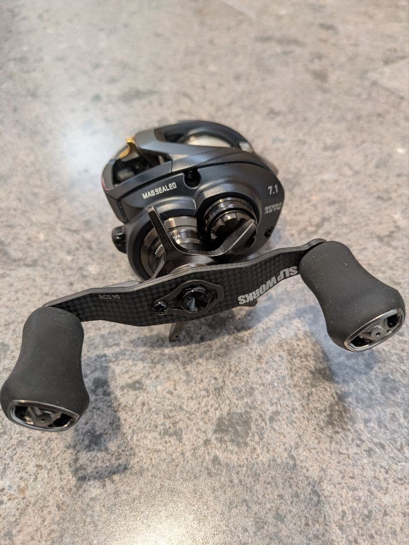 ダイワ スティーズ a2 tw 1000hl slp カーボンハンドル - メルカリ