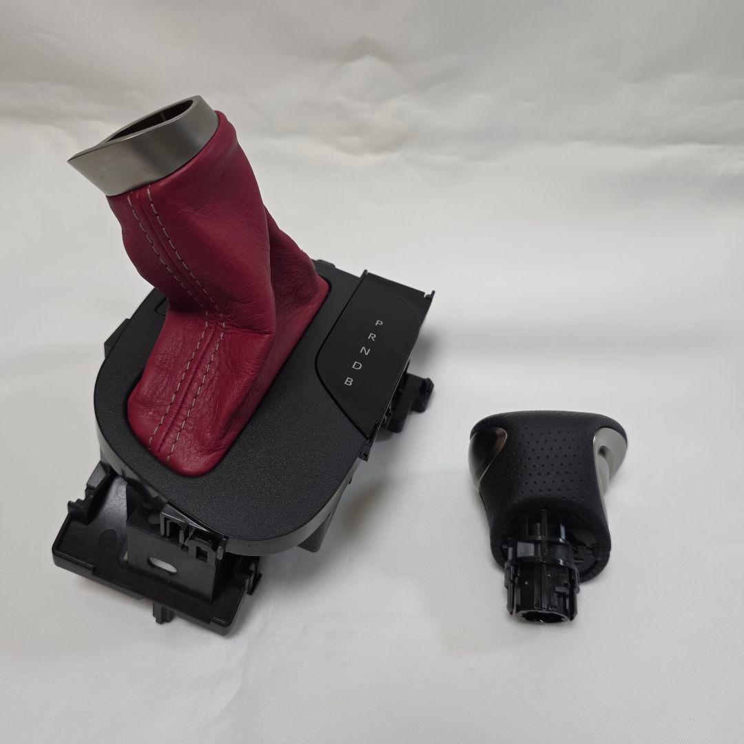 希少】欧州ヤリスクロスHVシフトゲートパネル・レクサスESシフトノブ