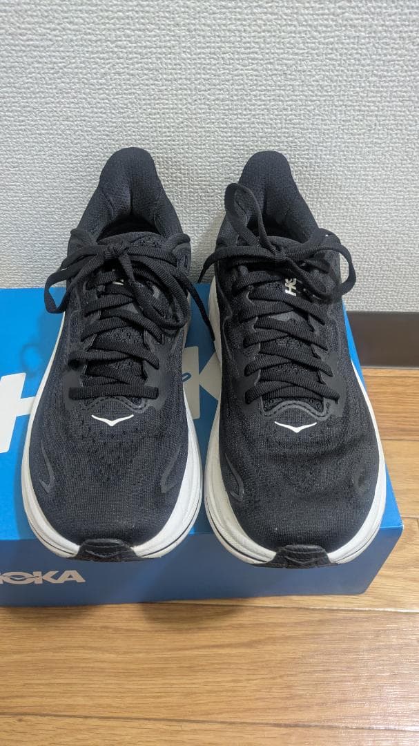 HOKA CLIFTON 10 7.5B(24cm) ブラック/ホワイト