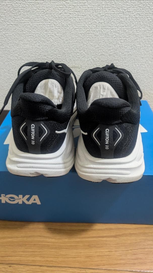 HOKA CLIFTON 10 7.5B(24cm) ブラック/ホワイト
