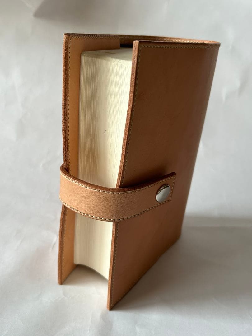 聖書 新改訳2017 中型 革カバー レザー ベージュ - メルカリ