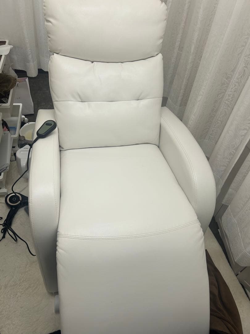 マツエクエステ施術に電動チェア SISTA-ホワイト