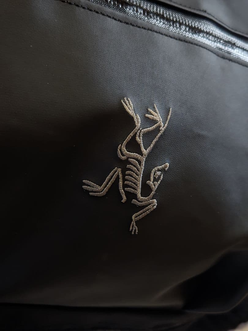 アークテリクス アロー22 ステルスブラック 銀刺繍 廃盤 レア - メルカリ