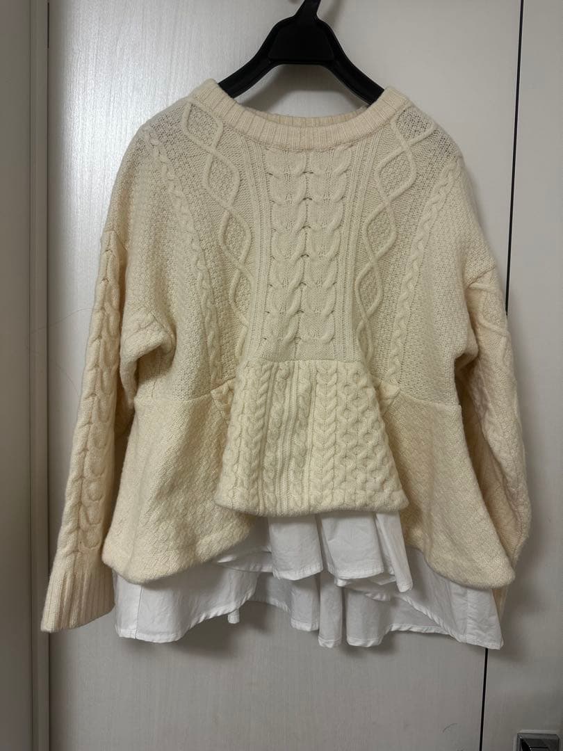 girlish ガーリッシュ ぺプラムニット ホワイト - メルカリ