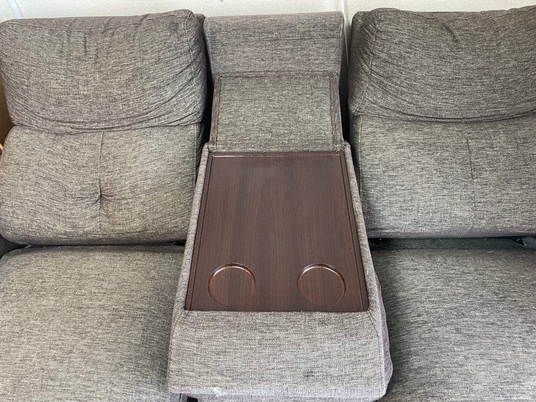 【中川しゅんや】ニトリ電動リクライニングソファ3人掛け（岐阜)