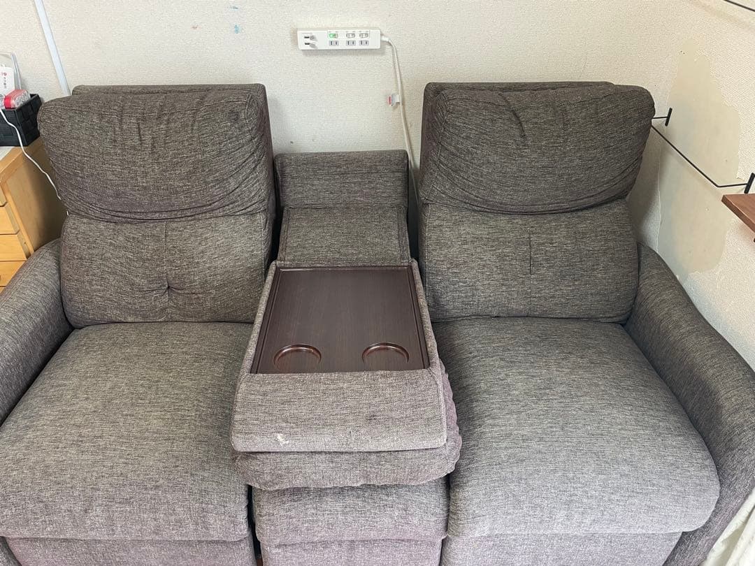 【中川しゅんや】ニトリ電動リクライニングソファ3人掛け（岐阜)