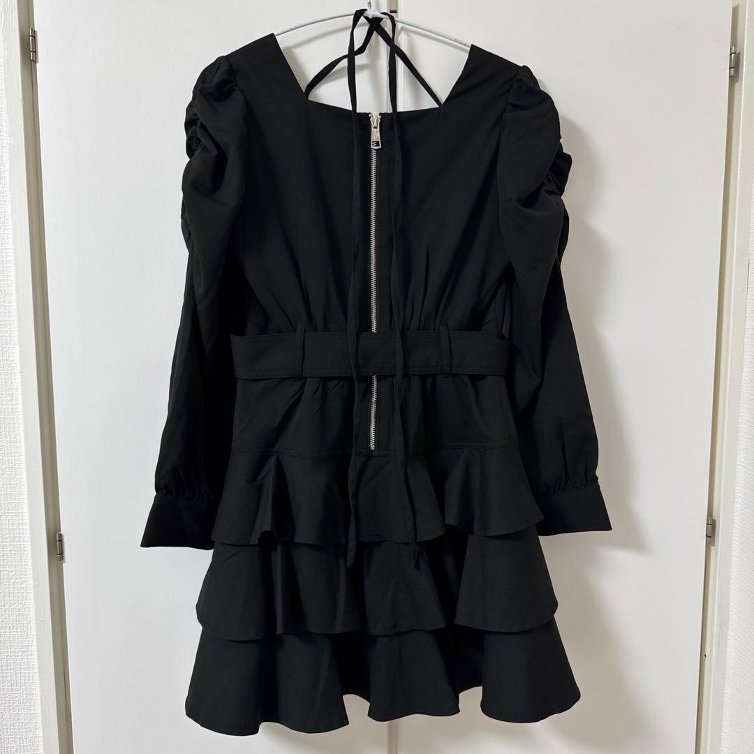 pium ティアードフリル長袖ミニワンピース ブラック - メルカリ