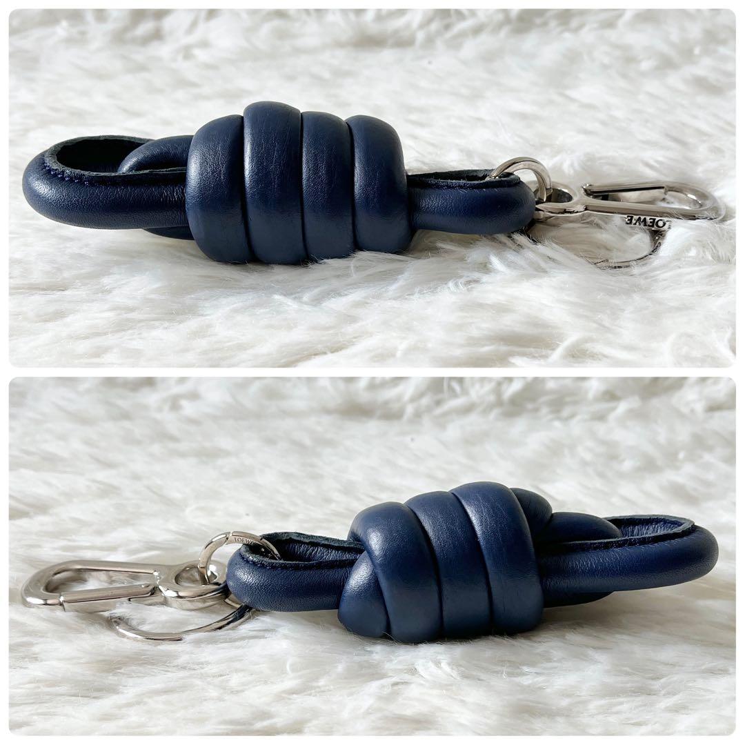 ロエベ キーホルダー ノット レザー 紺色 チャーム ロゴ型押し 保存袋