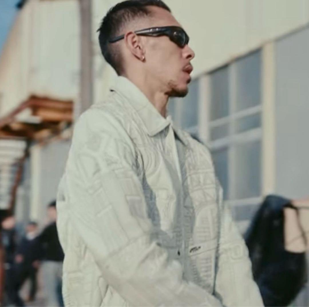 Oakley straight jacket サングラス io着用 オークリー - メルカリ