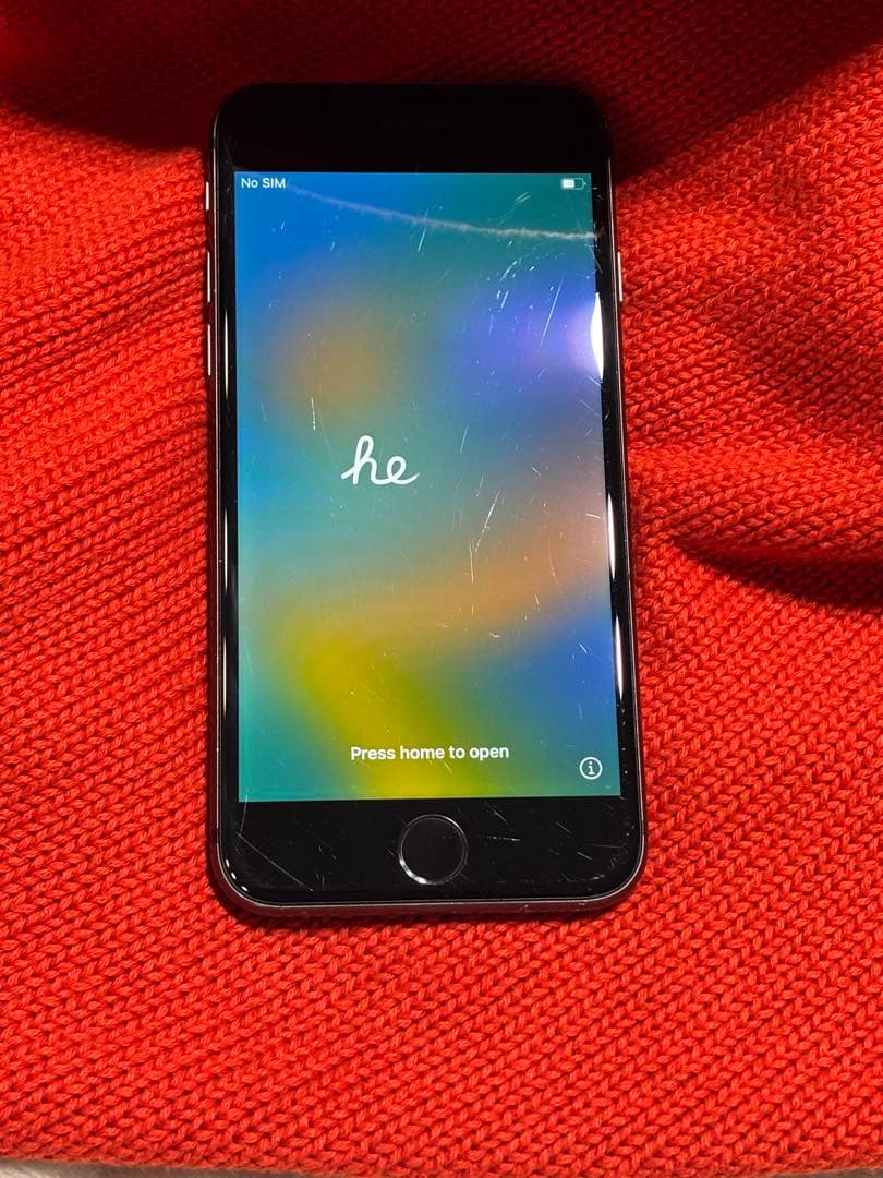 iPhone 8 ブラック　64GB SIMフリー Apple iPhone 8 64GB Unlocked GSM Phone w/ 12MP Camera - Space Gray