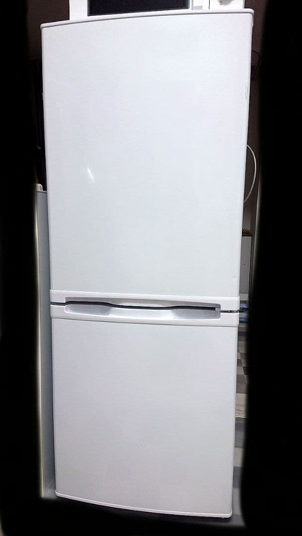 マクスゼン 冷蔵庫 140㍑ 美品 送料込み スリムな幅でコンパクトなキッチンにも設置しやすい140L冷蔵庫を