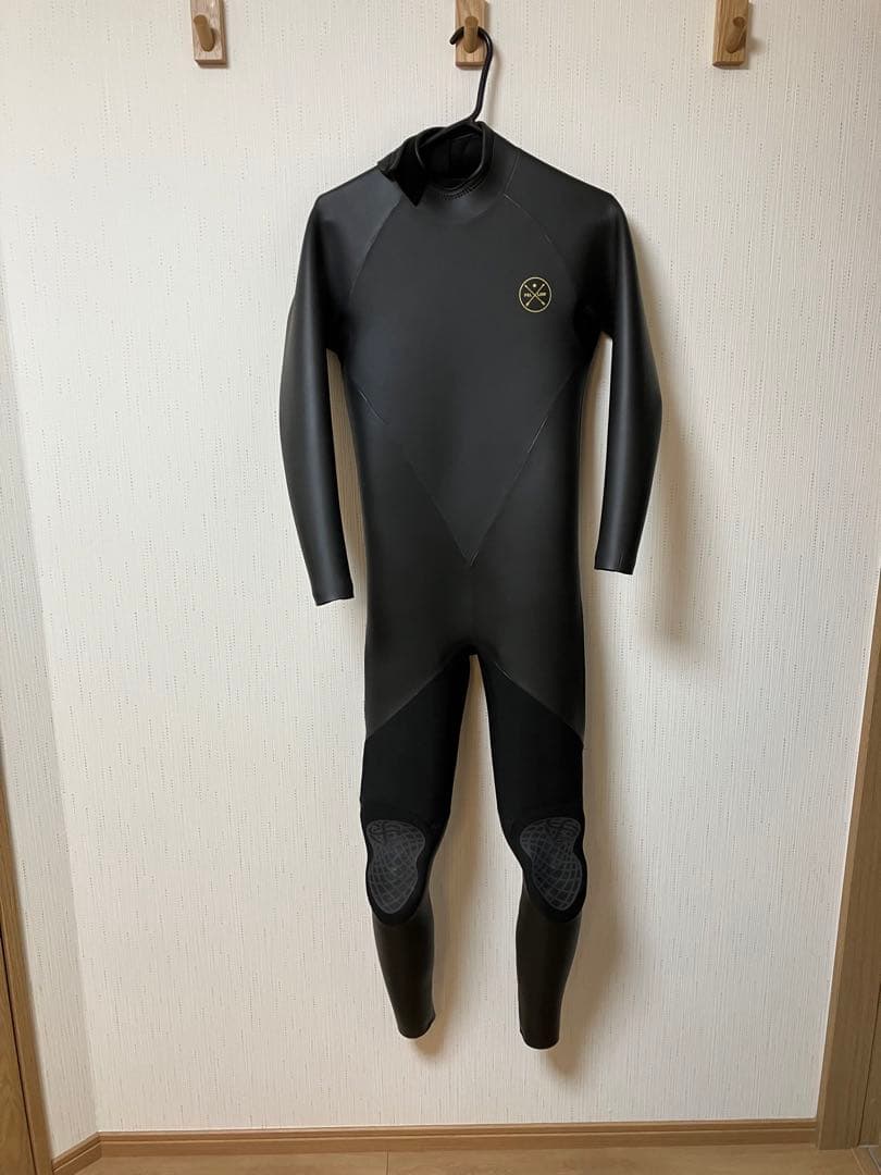 ブラック フルスーツ ウェットスーツ　3ミリ　クラシック　バックジップ ﾊﾞｯｸｼﾞｯﾌﾟ3ミリフルスーツ | バックジップ | ウエットスーツHIRUKAWA