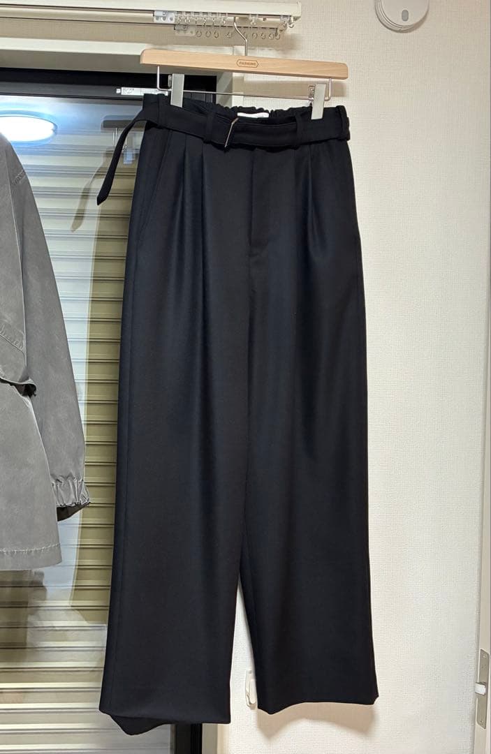 Cornier Super140's WOOL MAT BELTED PANTS - メルカリ