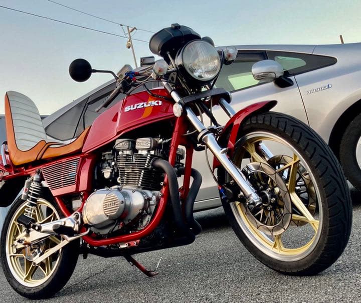 値下げSALE‼️GSX400Eザリ 三段シート GSX250E - メルカリ