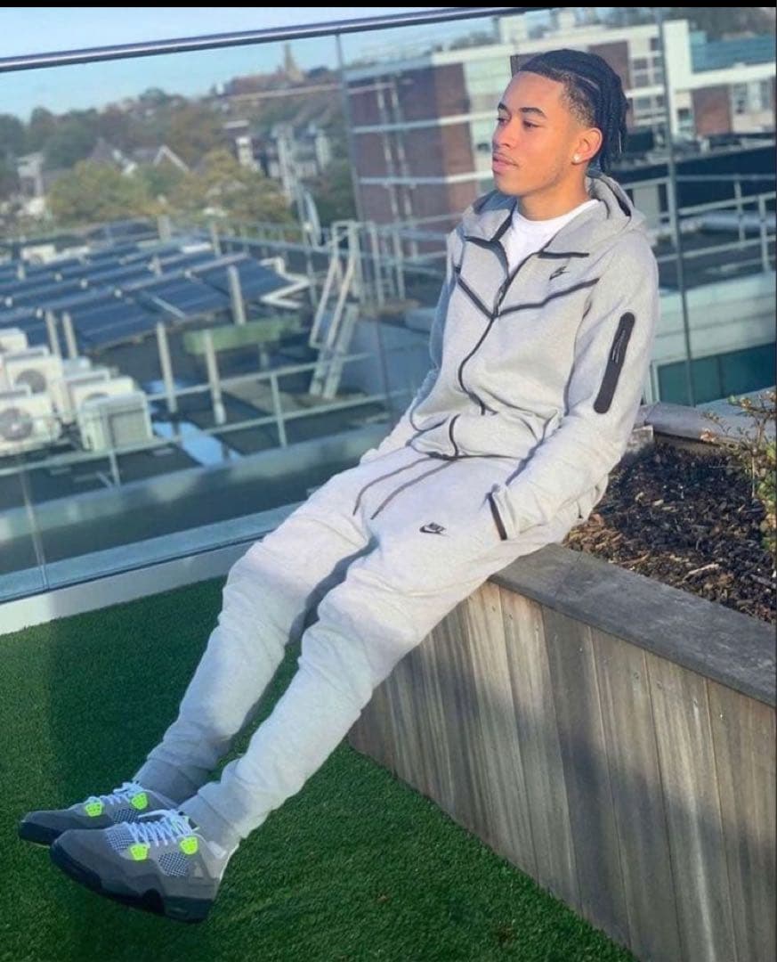 Nike グレー テックフリース上下セット NIKE ロゴ テックフリース セットアップ TECH FLEECE (Nike/パーカー