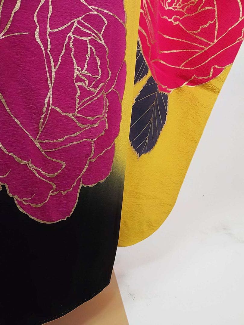 作家物・草野一騎 薔薇咲き誇る振袖×大胆アート構図／イエロー地×華麗