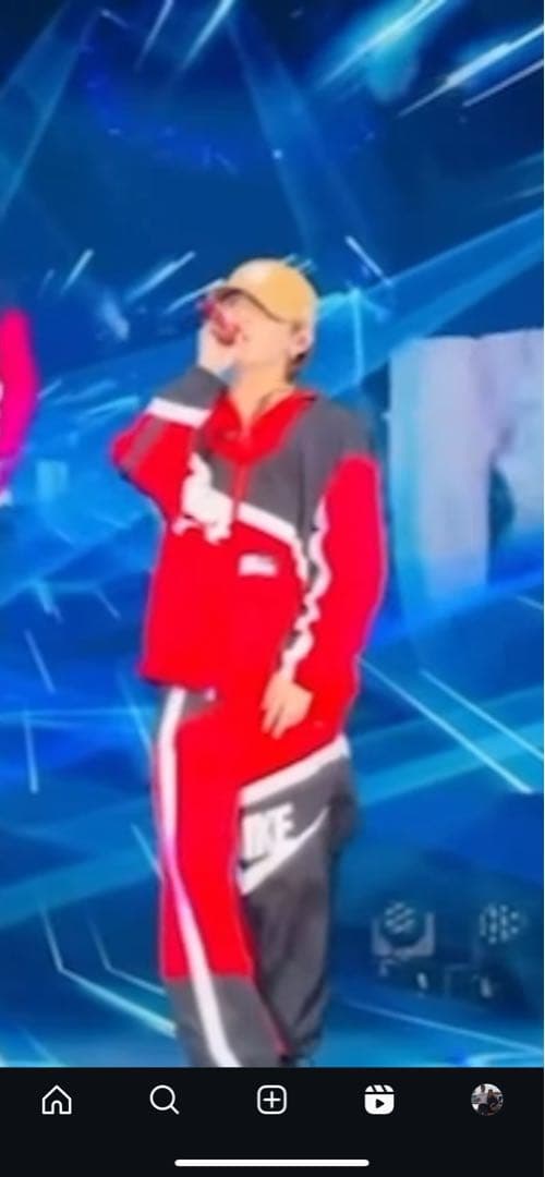 NIKE ジャケット 山田涼介 RED - メルカリ