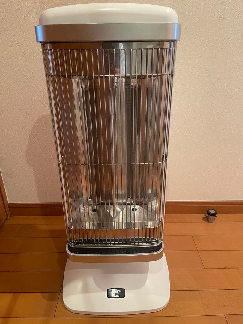 Aladdin遠赤グラファイトヒーター CAH-2G10Eホワイト2022年製 アラジン Aladdin 遠赤グラファイトヒーター ホワイト AEH-G1000A-W