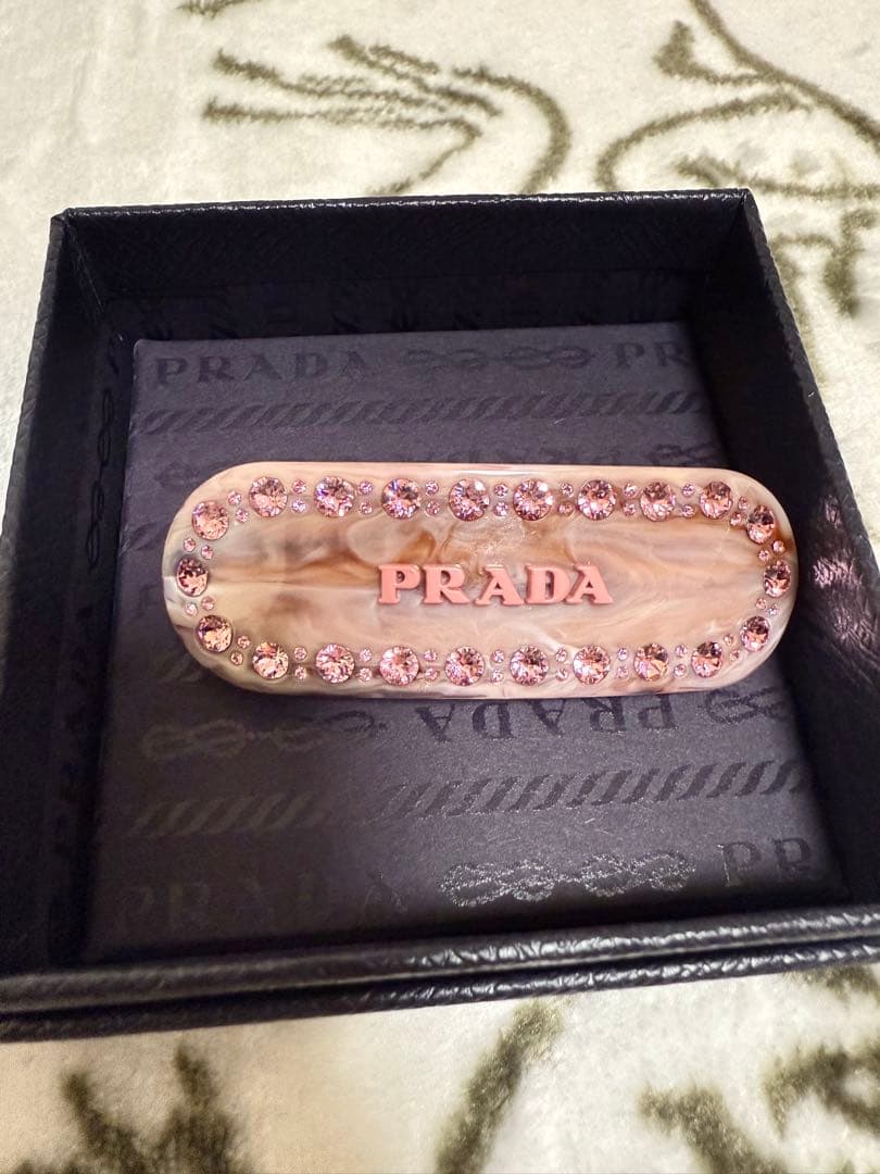 PRADA ブレックス ヘアクリップ ピンク - メルカリ
