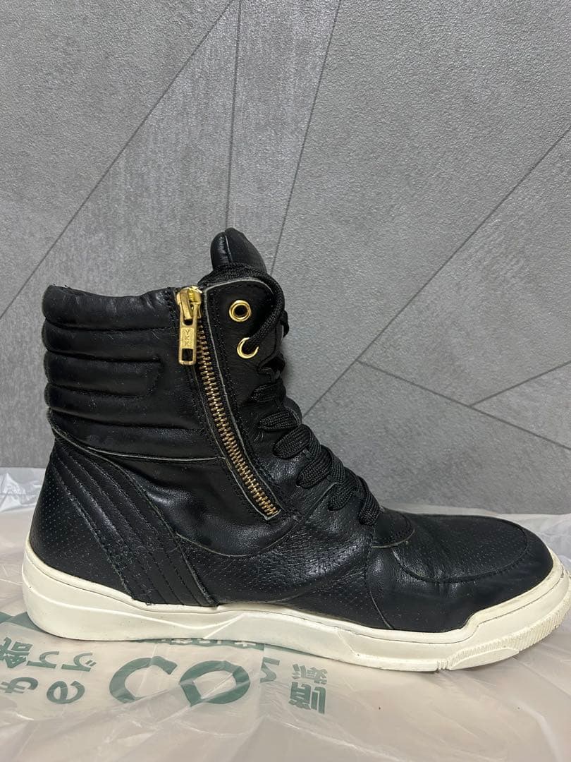 FUGA ハイカットスニーカー 本革 サイドジップ スニーカー - メルカリ