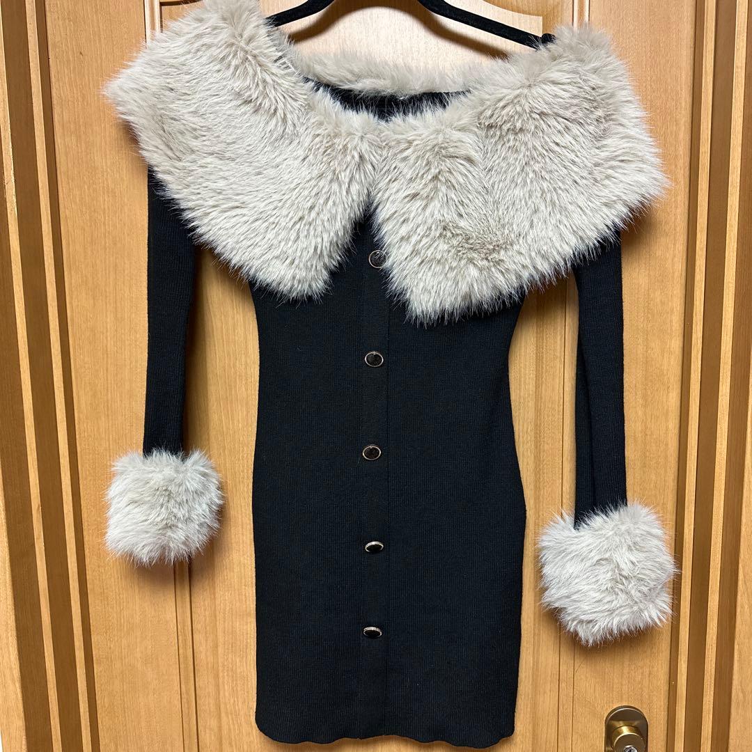 haru様専用1月末までお取り置き】 ファーオフショルボタンニット