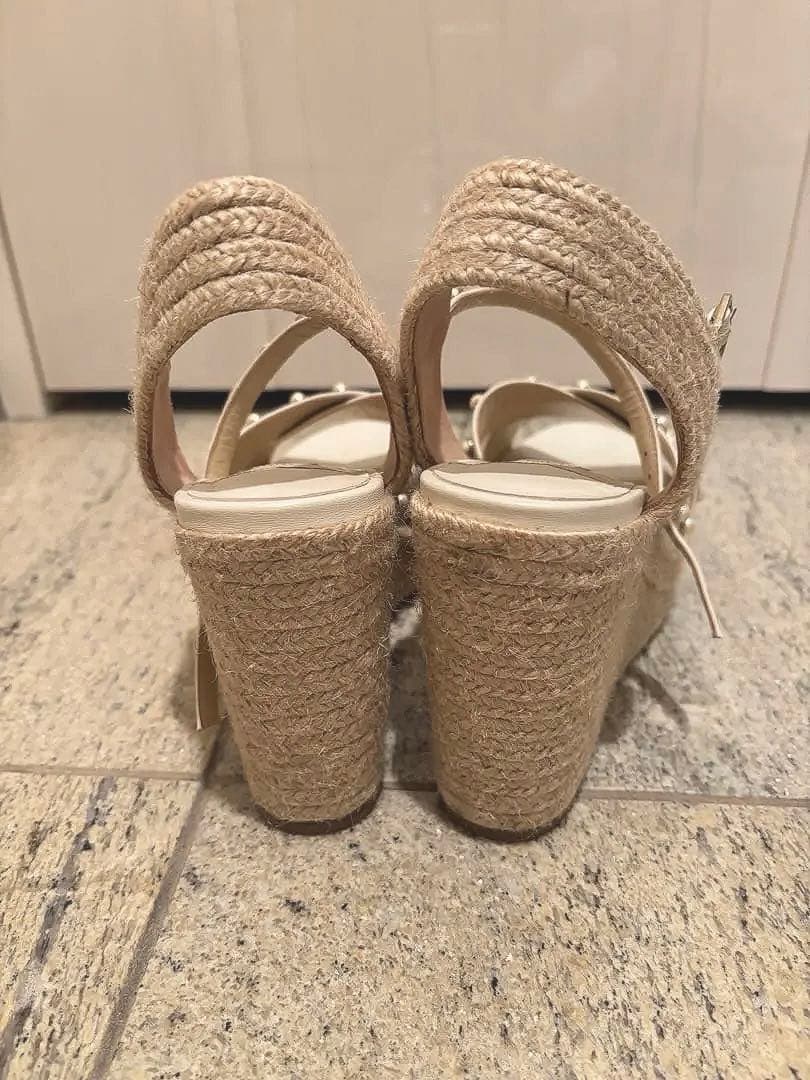 JIMMY CHOO スタッズ付きウェッジサンダル