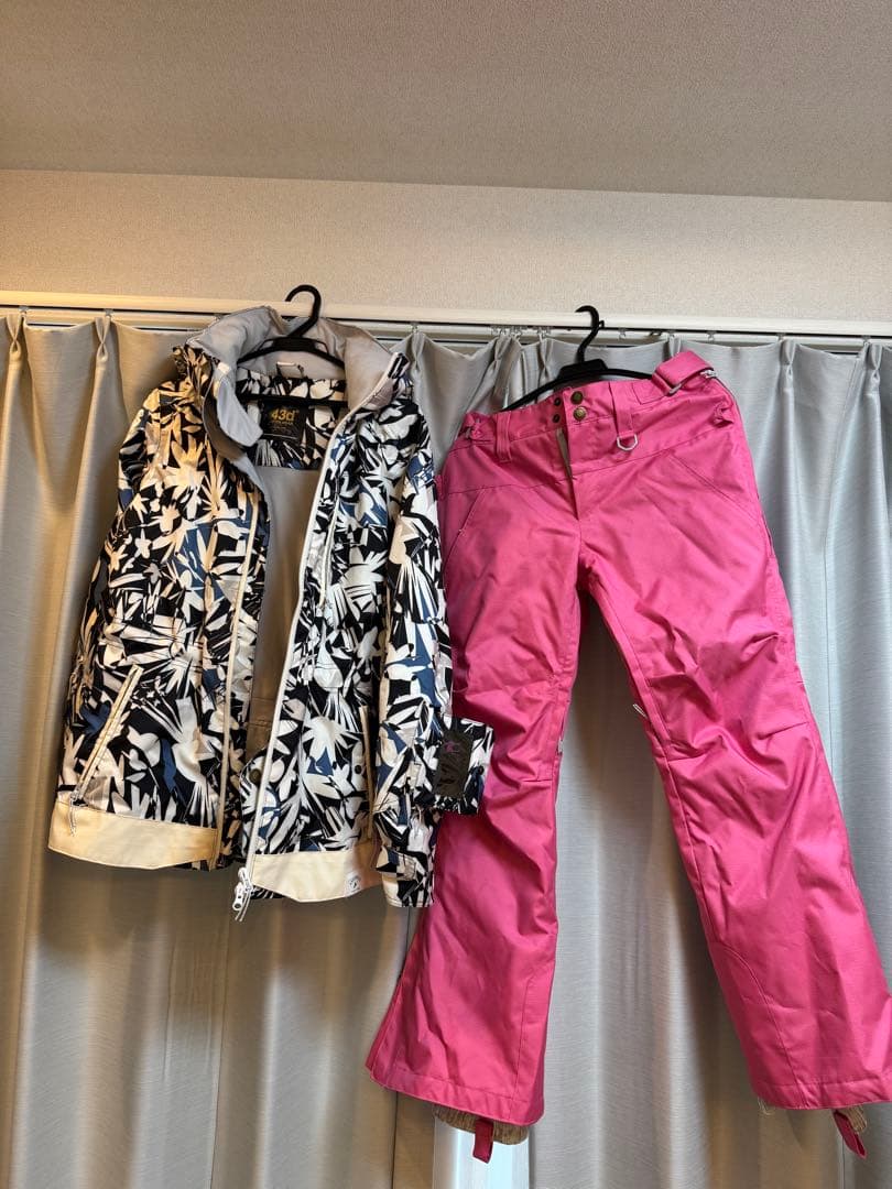 43d スノボーウェア 上下セット レディース Sサイズ 43DEGREES スノーボードウェア レディース 上下セット スキーウェア