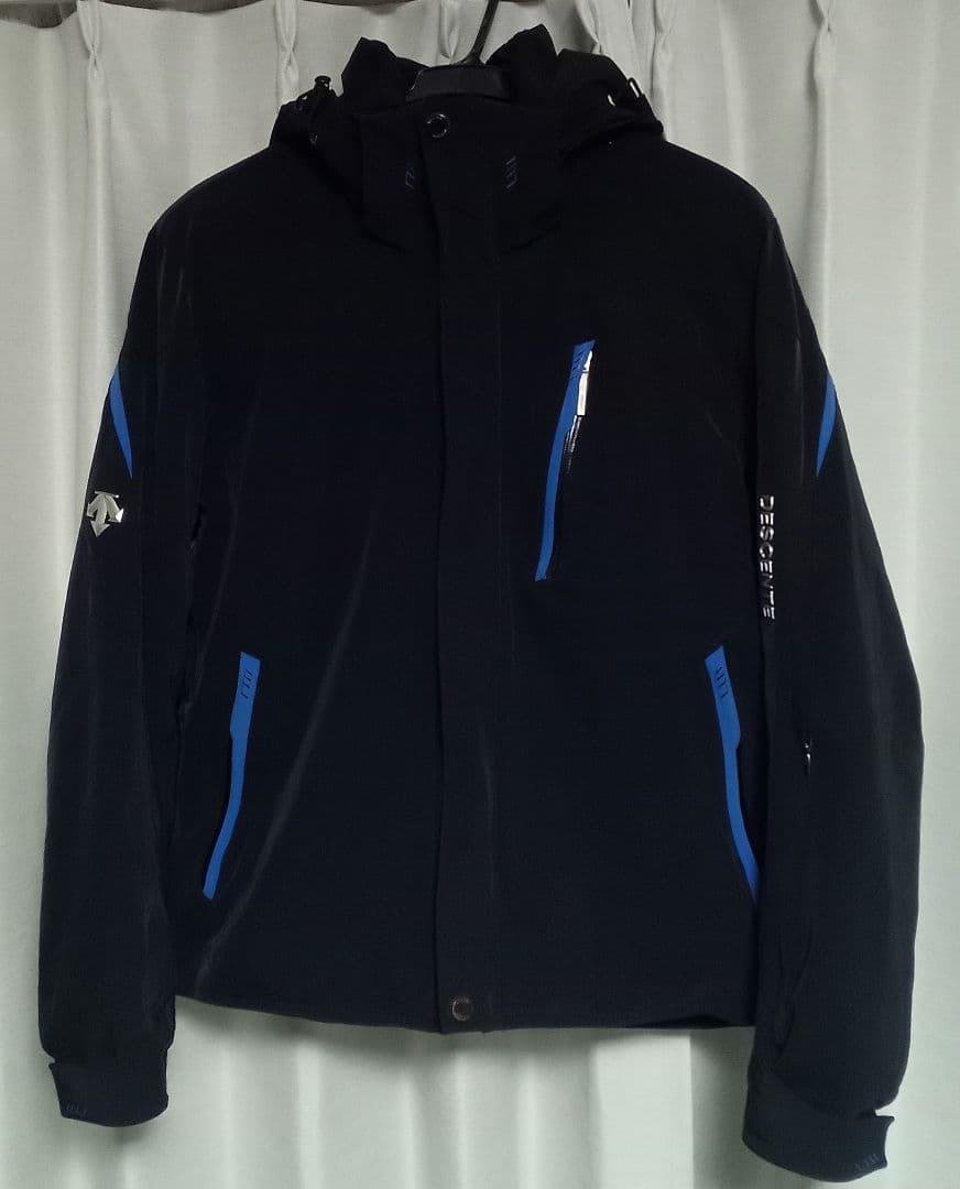 【値下げ】デサント　スキーウェア　黒　Ｌサイズ デサント（DESCENTE）（メンズ、レディース）スキーウェア スーツ