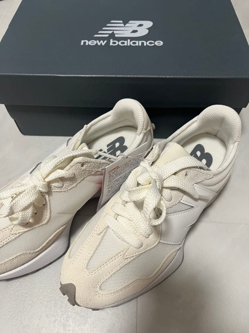 【新品】ニューバランス ホワイト U327LNA D 23.5cm