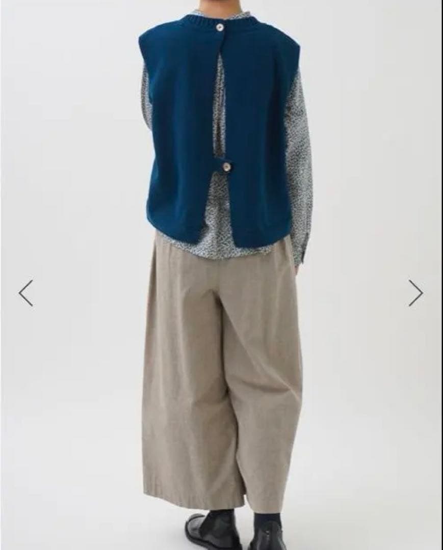 パラスパレスPal'las Palaceコットン 後ろ開きクルー襟ベスト - メルカリ