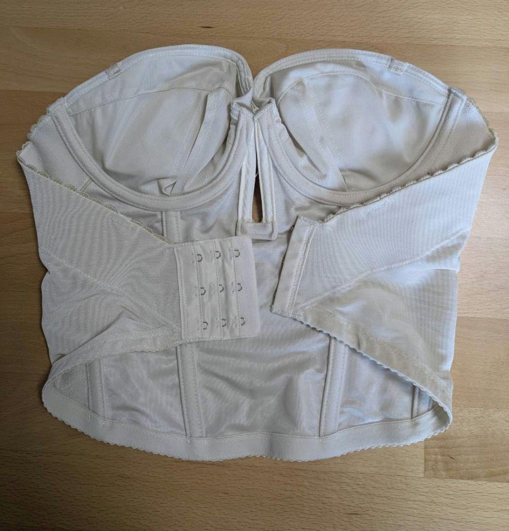 BRIDAL BEAUTE バックレスビスチェ - メルカリ