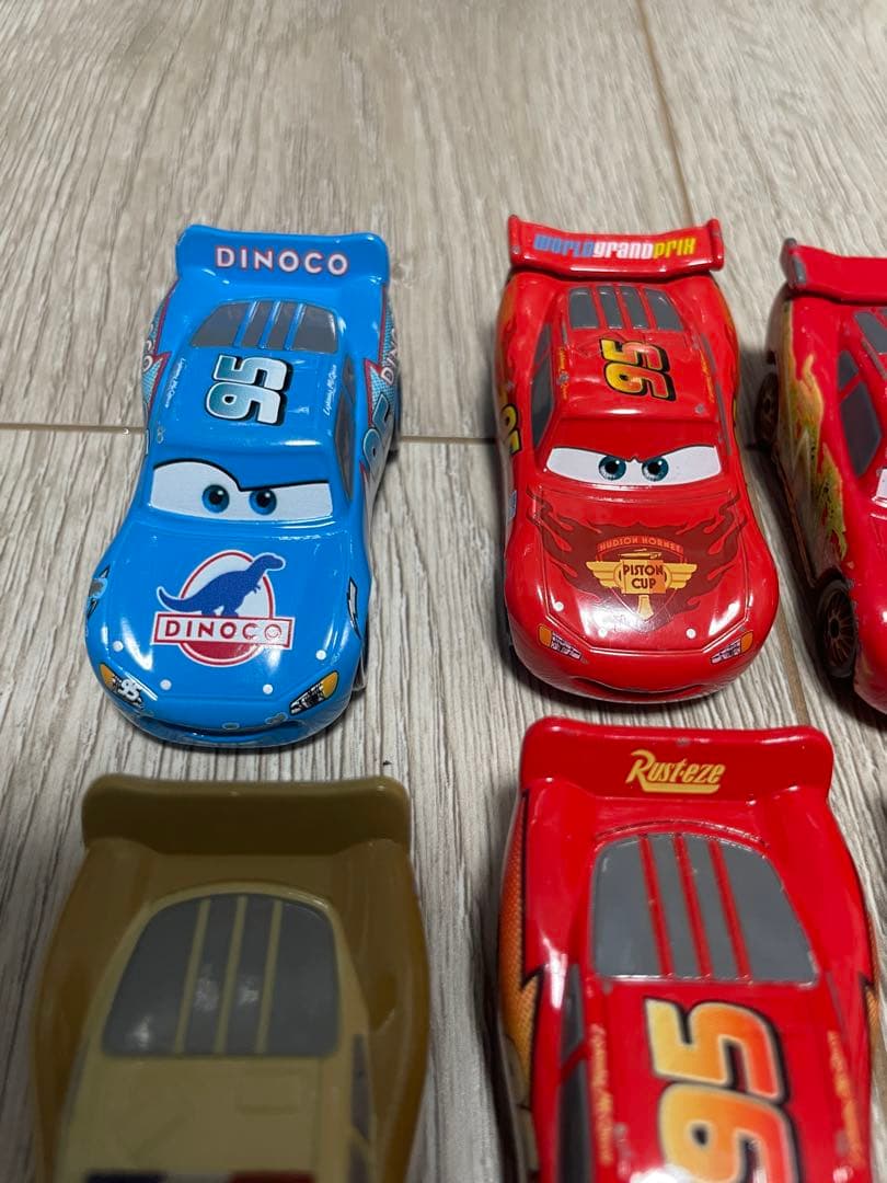 廃盤】カーズ トミカ 8台セット ライトニング マックイーン - メルカリ