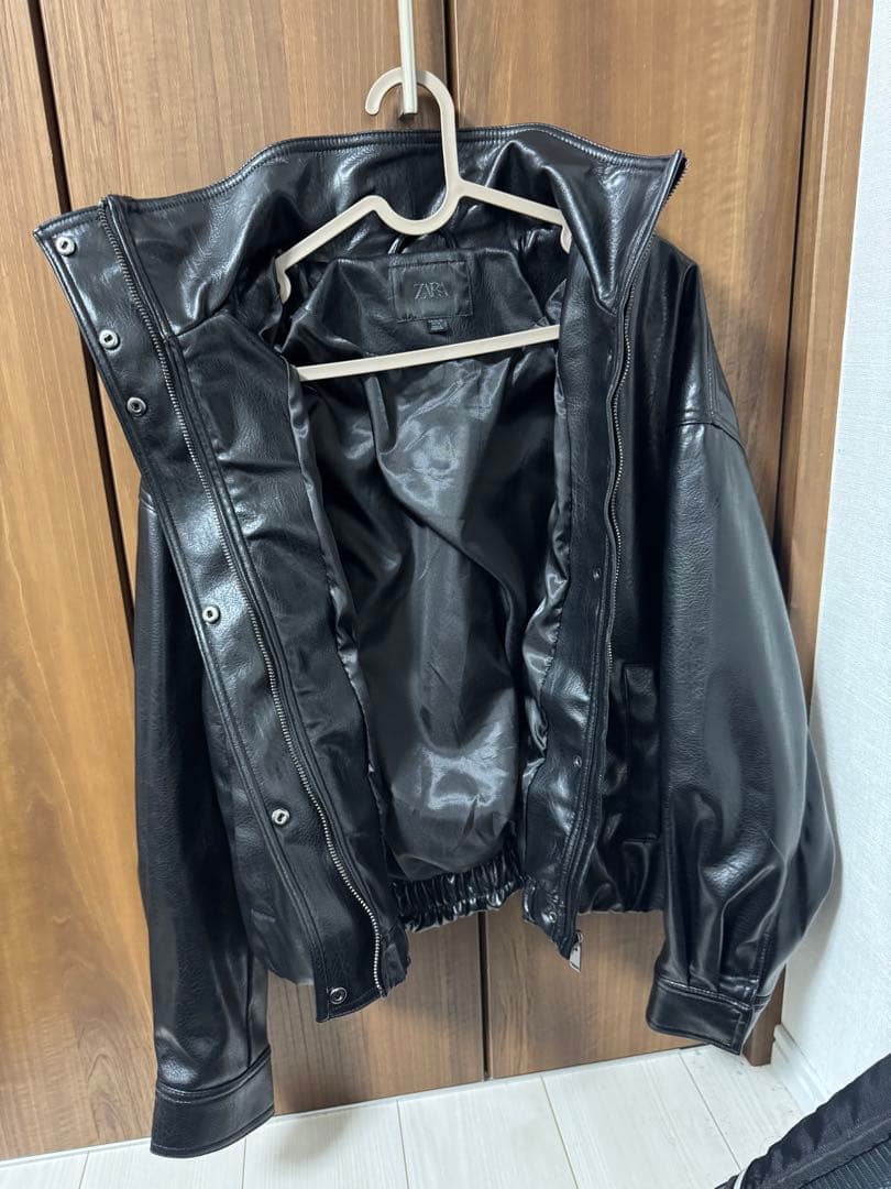 《美品》【ZARA】ザラ　ボリュームフェイクレザージャケット