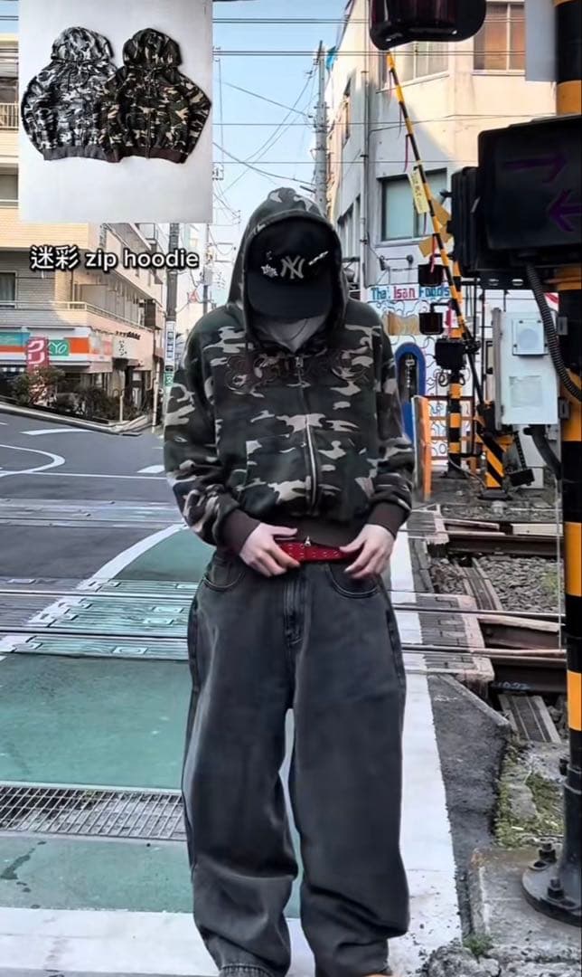 完売品】BELVET 迷彩ジップパーカー カモ柄 円堂守 - メルカリ