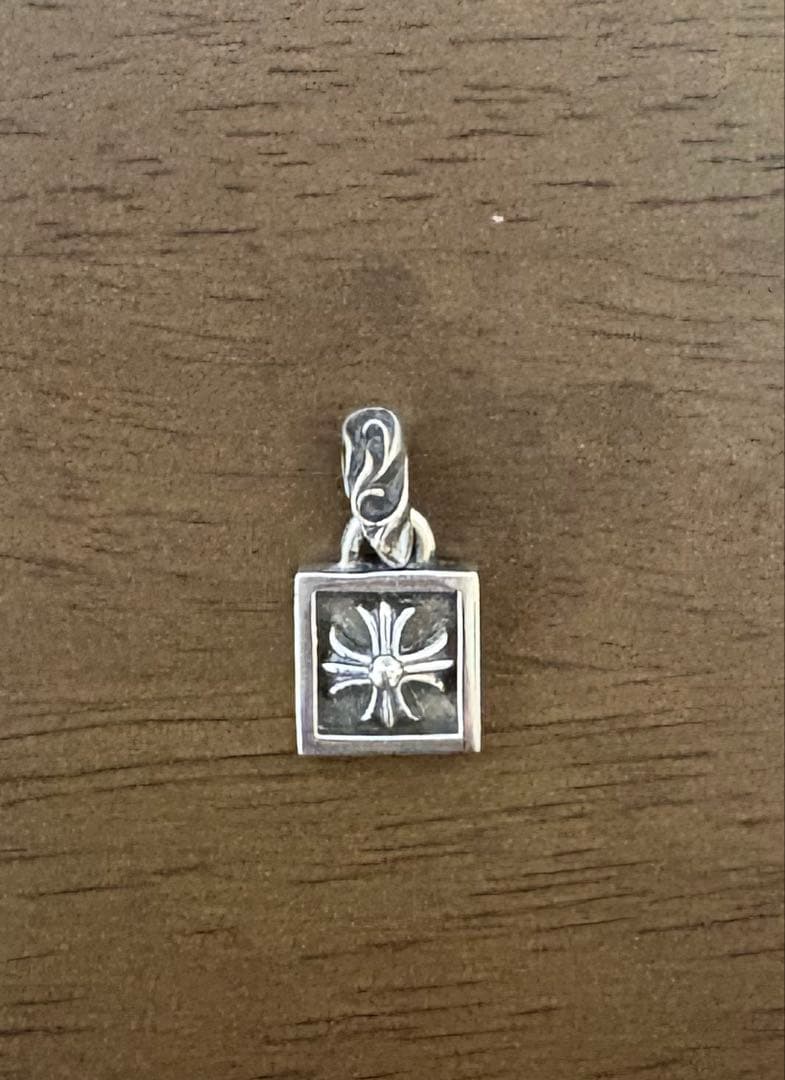 【美品】クロムハーツ／ペンダントヘッド CHROME HEARTS メンズ用ペンダントヘッド｜メンズアクセサリー