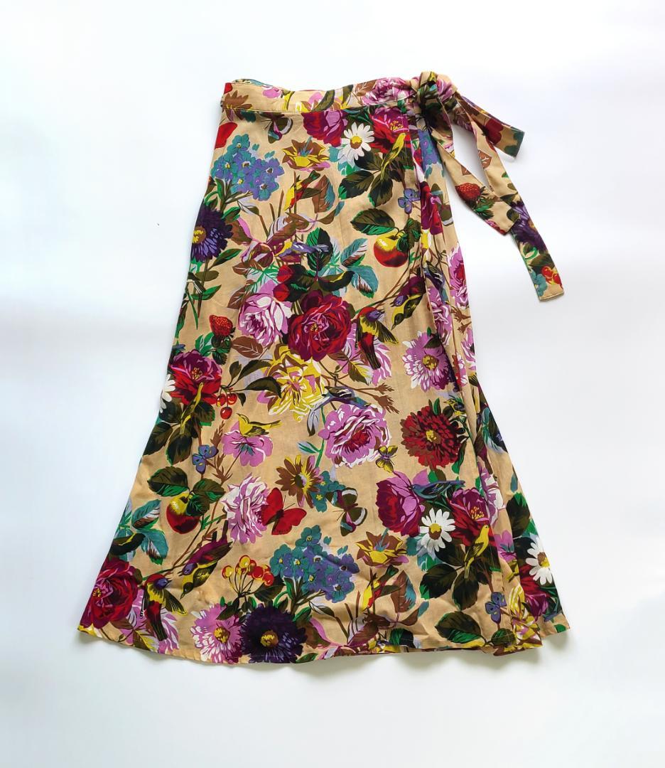 希少☆美品 KENZO 枚数限定販売 フラワー柄巻きスカート ケンゾーKENZO ウールフラワー刺繍ミニスカート 黒マルチ38 (K-136232)