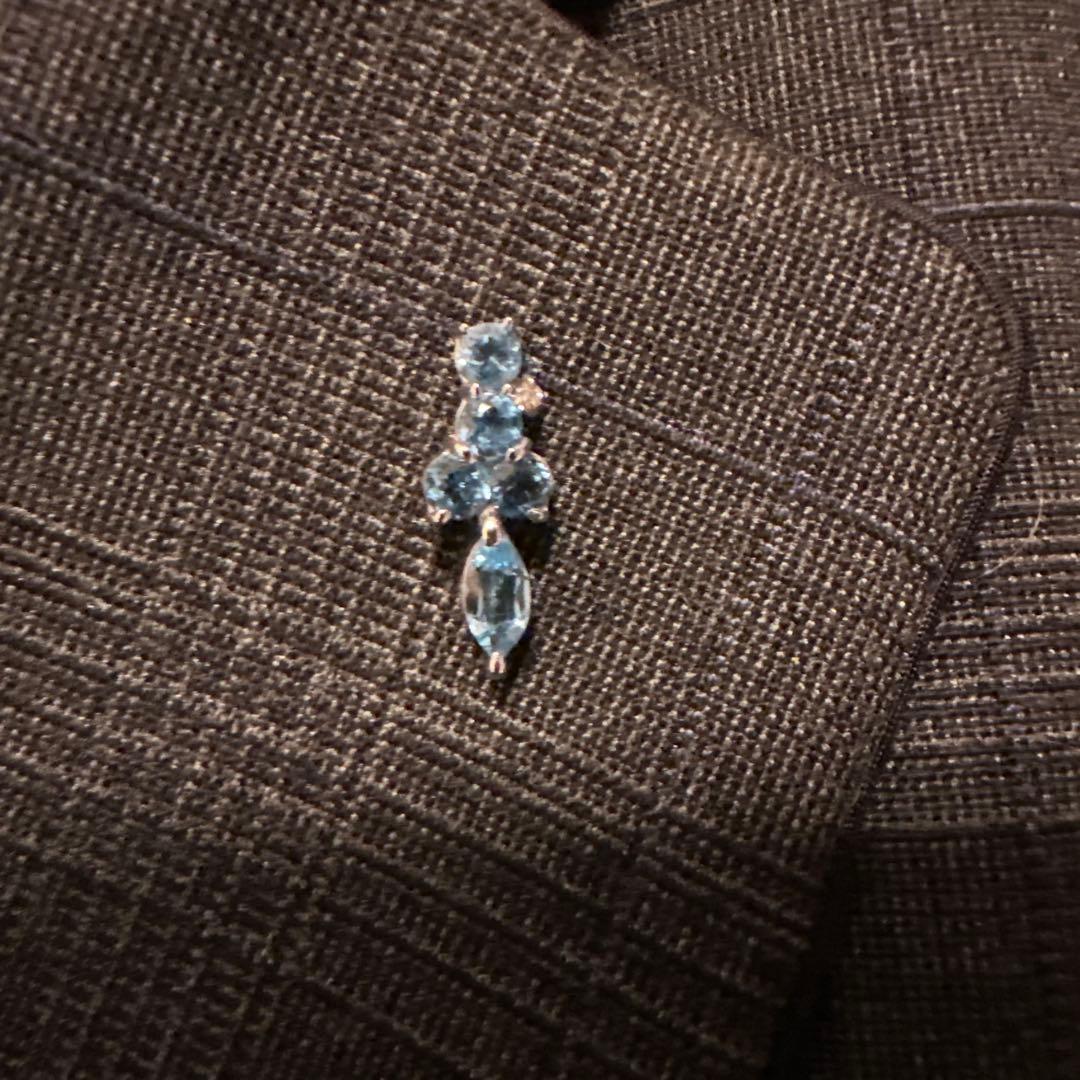 ブルートパーズとダイヤモンド0.01ct？ のピンブローチ K18の通販はau