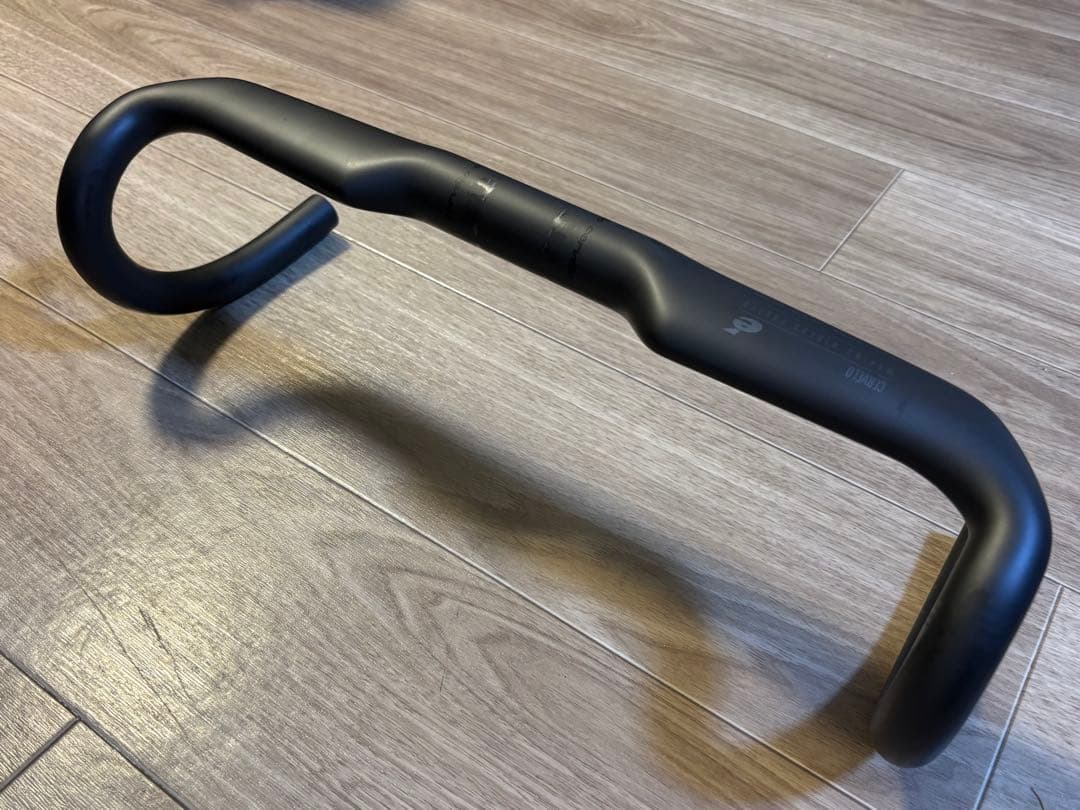 【Cervélo】サーベロ HB13 ハンドルバー 420mm Cervelo HB13 Handlebar - Tri Town Bicycles
