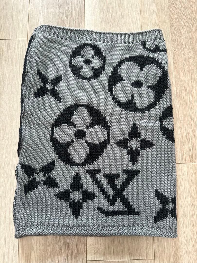 LOUIS VUITTON ルイ・ヴィトン ニットマフラー 黒、グレー