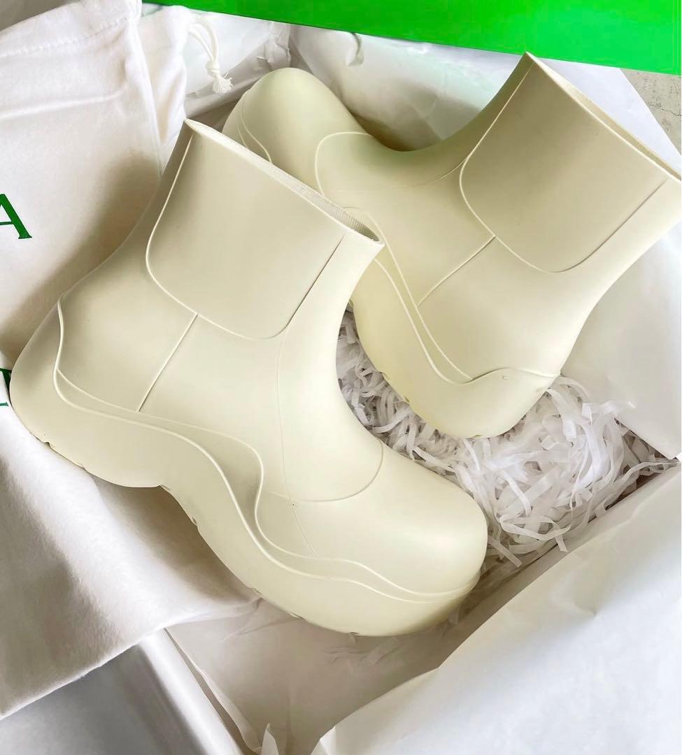 ボッテガヴェネタ　白ブーツ BOTTEGA VENETA（ボッテガ・ヴェネタ） 【値下げ】BOTTEGA VENETA