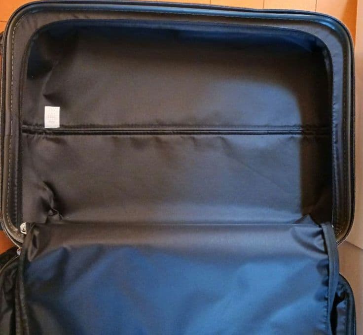 匿名 1回使用 FILA 拡張 キャリーケース 濃グレー 4輪 47(52)L - メルカリ